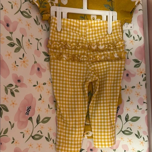 Carter's Cream and Yellow Bodysuits One Pieces - Picture 2 of 6